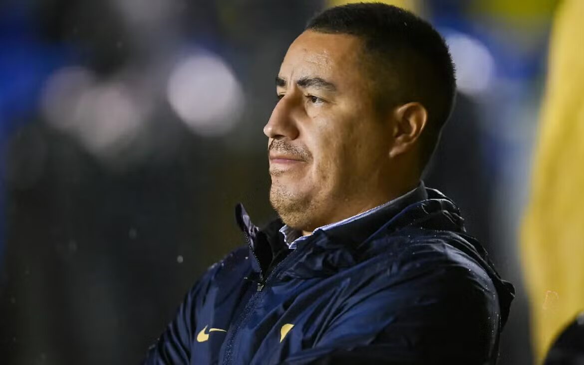 Efraín Juárez expulsado en el Clásico Capitalino por reclamos al árbitro