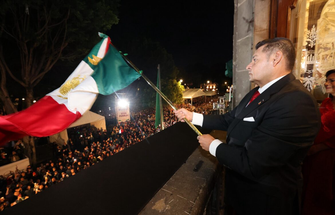 Con patriotismo, Puebla vibra con primer Grito de Independencia del gobernador Alejandro Armenta