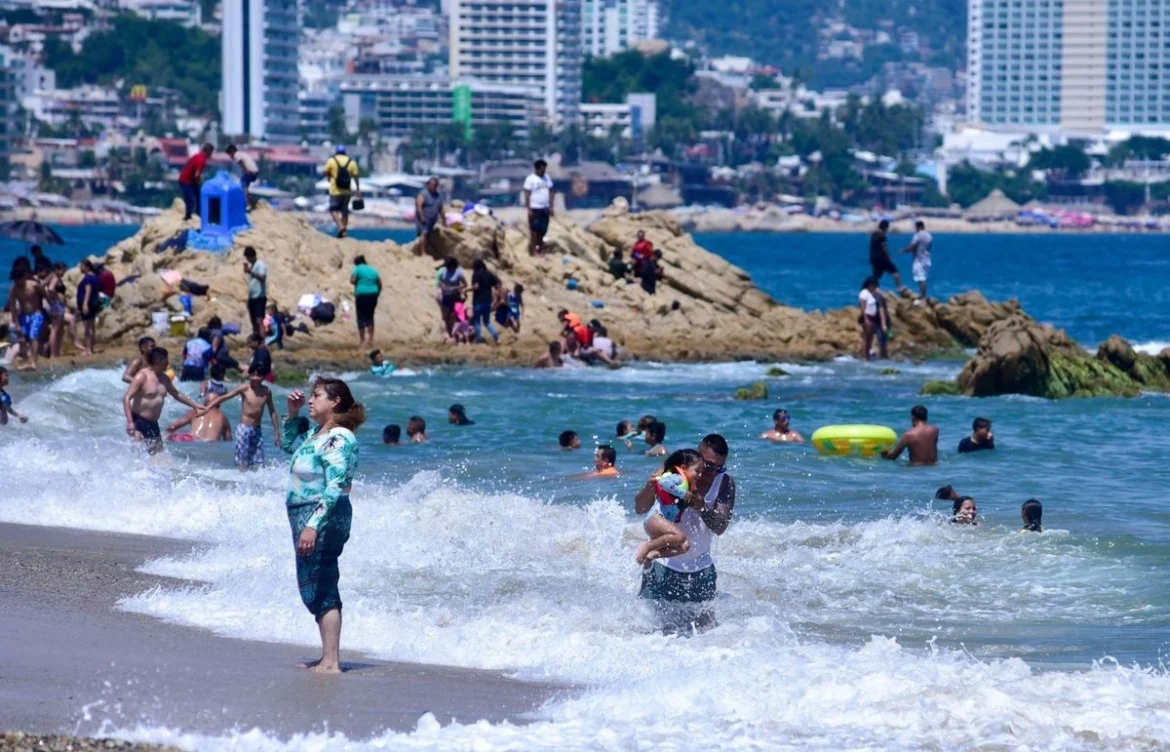 Guerrero logra derrama económica de 11 mil mdp por vacaciones