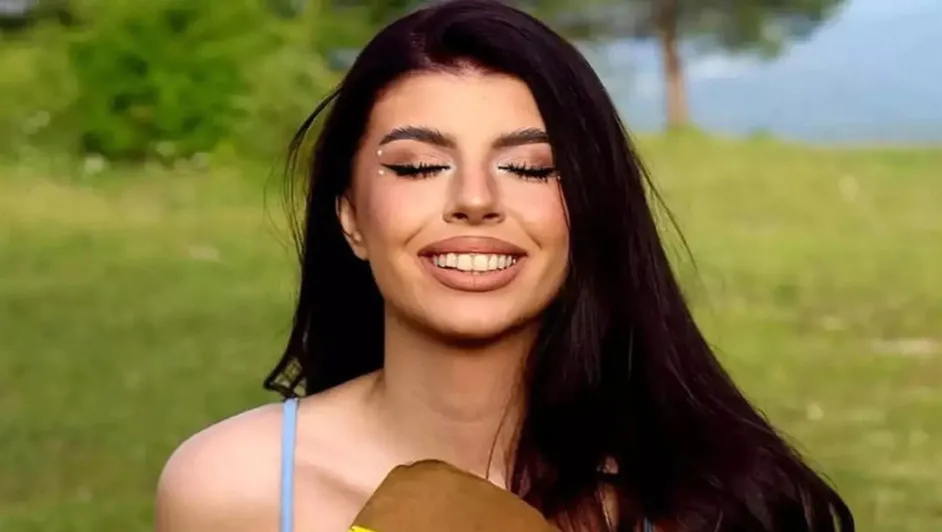 Muere repentinamente la influencer Adna, de 26 años, dos días después de su boda