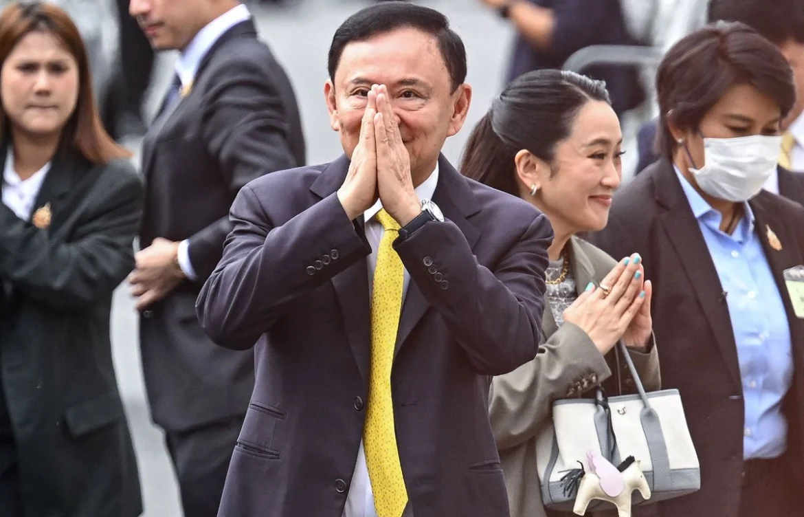 Justicia tailandesa ordena que Thaksin cumpla un año de prisión