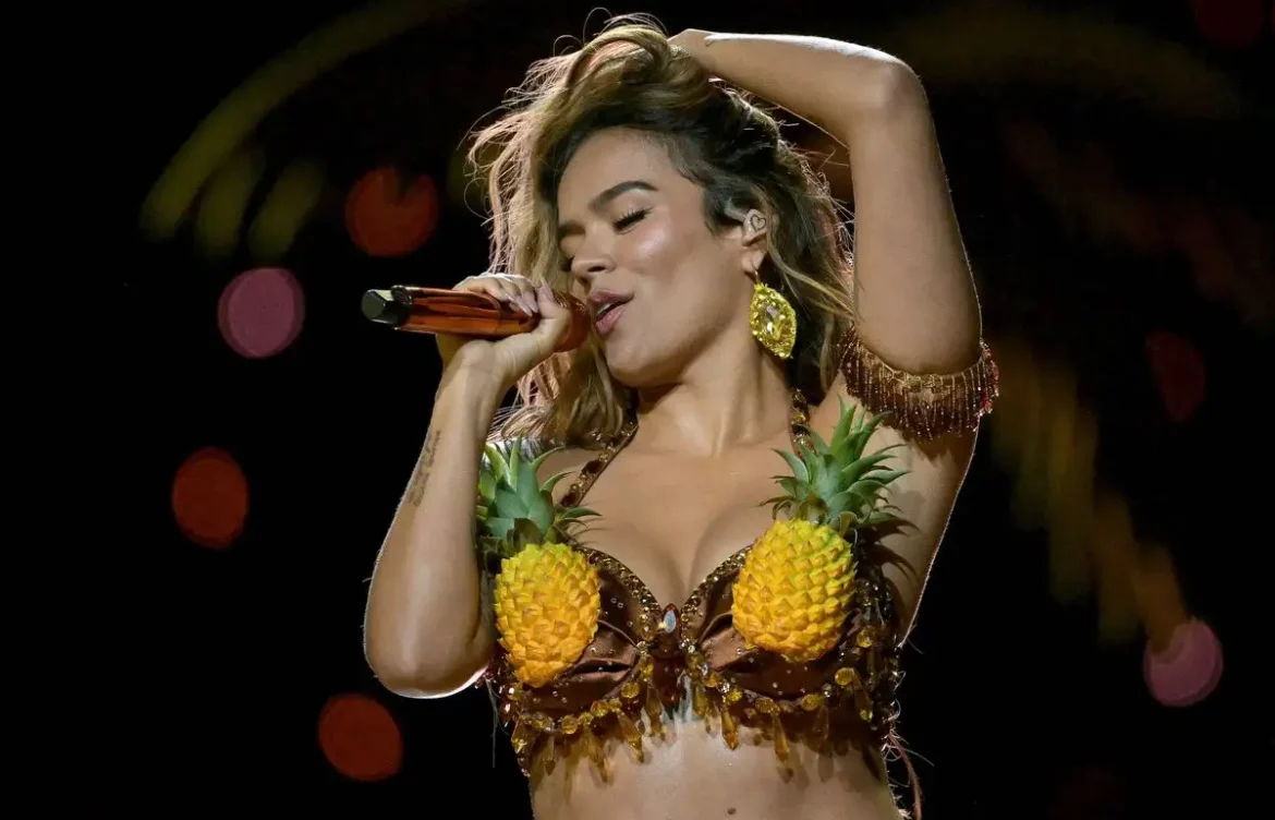 Karol G enciende São Paulo con un show vibrante en el medio tiempo de la NFL