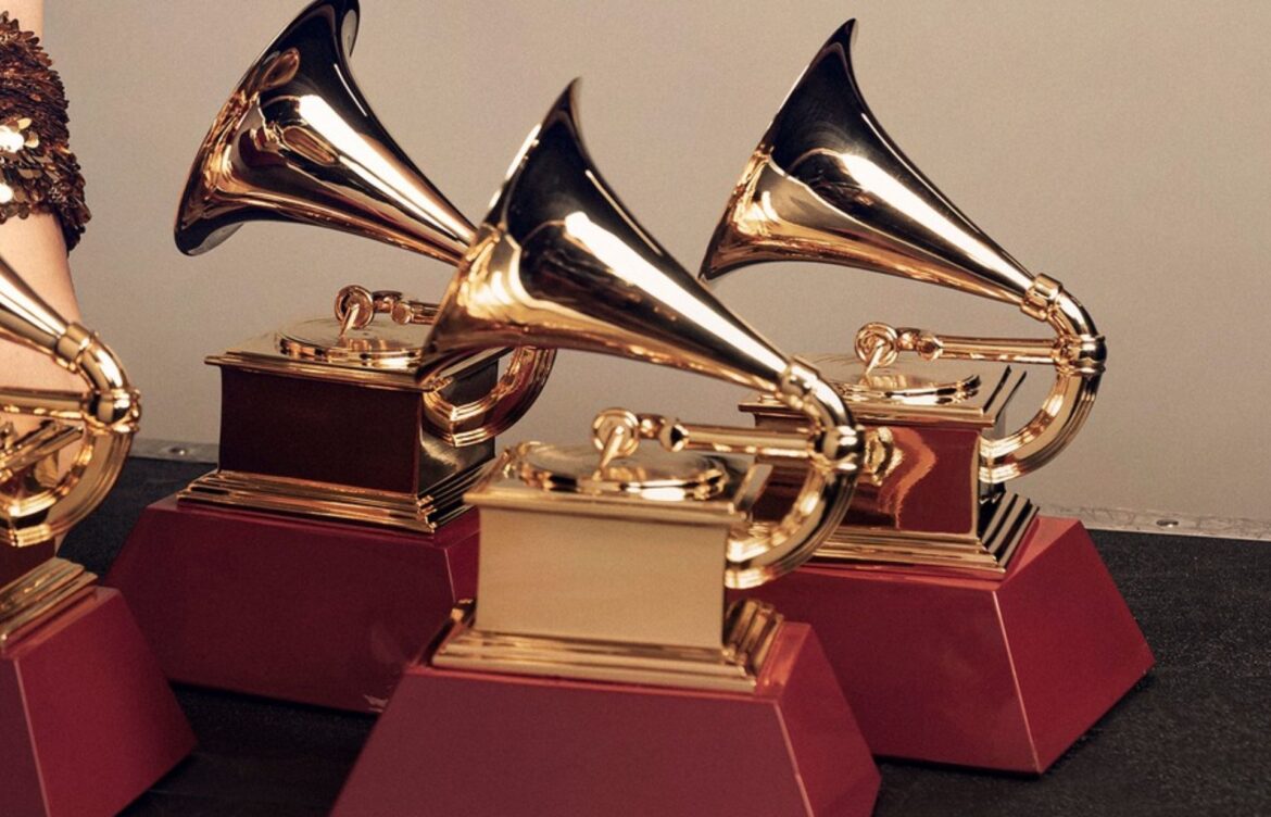 Bad Bunny lidera la lista de nominados a los Latin Grammy 2025