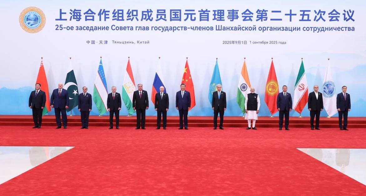 China insta a oponerse a la mentalidad de Guerra Fría en cumbre internacional