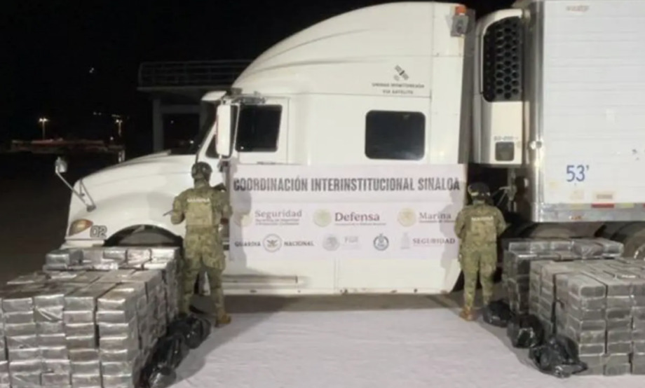 Aseguran 1.5 toneladas de metanfetaminas ocultas en doble fondo de tractocamión en Mazatlán