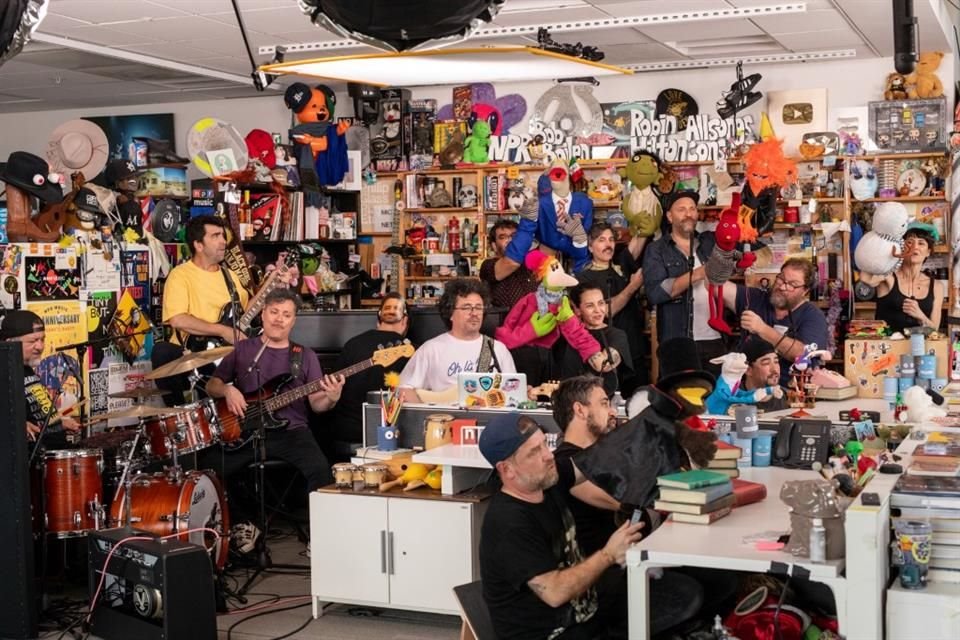 “31 minutos” estrena concierto Tiny Desk con mensaje migrante