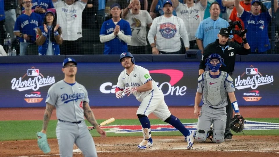 Alejandro Kirk hace historia con jonrón en la Serie Mundial