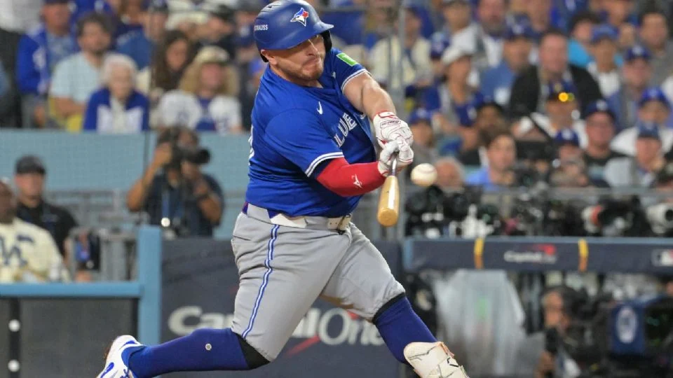 ¡Capitán imparable! Alejandro Kirk aumenta su marca histórica como mexicano