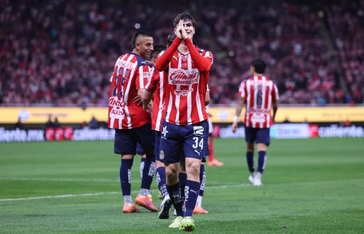 Armando González brilla con triplete en el Clásico Tapatío