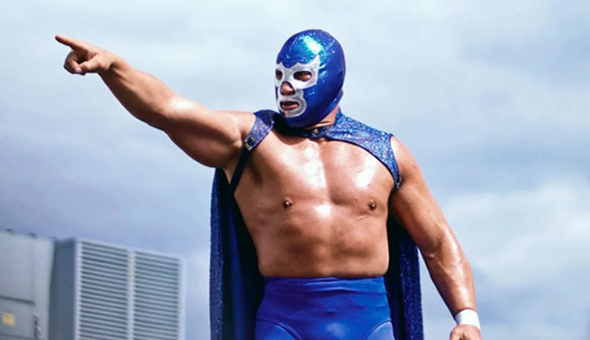 Hospitalizan a Blue Demon Jr. tras sufrir accidente automovilístico