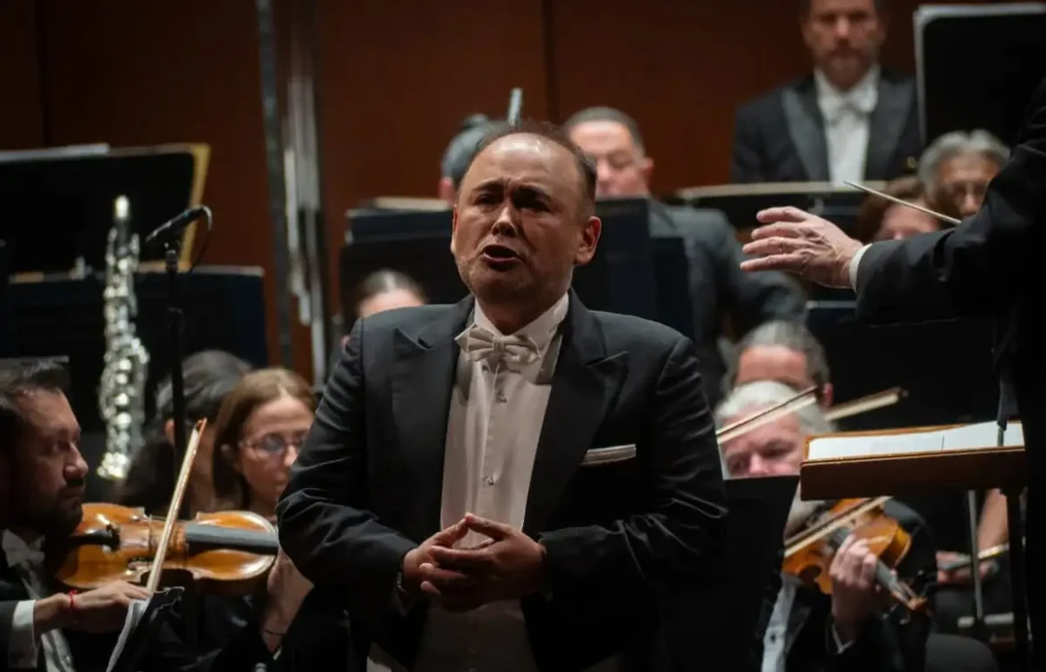 Dedica Carlos Javier Camarena su concierto en el Cervantino a víctimas de lluvias en Veracruz