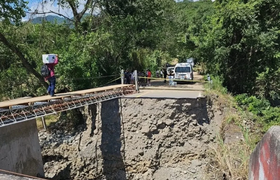 220 localidades afectadas por lluvias ya están comunicadas: SICT