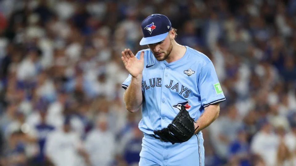 Yesavage impone marca histórica de ponches y pone a los Azulejos al borde del título