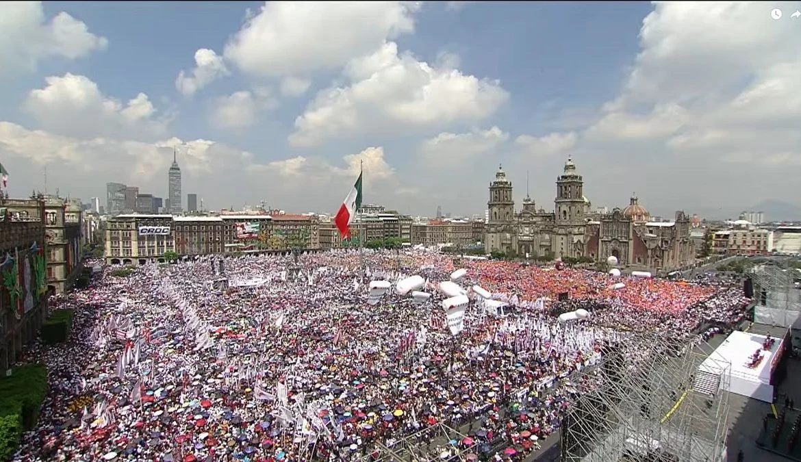 Ante el Zócalo lleno, Claudia Sheinbaum celebra su primer año de Gobierno