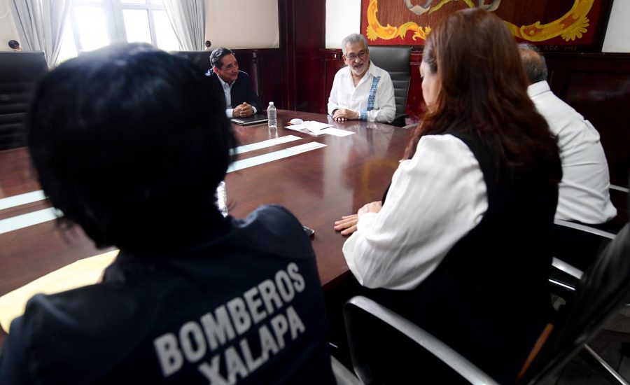 Ayuntamiento y Bomberos suman esfuerzos por el bienestar de Xalapa