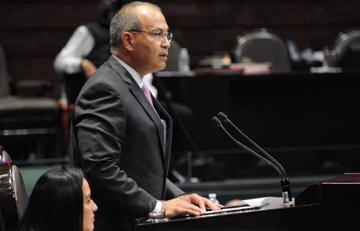 Carlos Treviño sigue detenido en EE.UU., aclara Sheinbaum