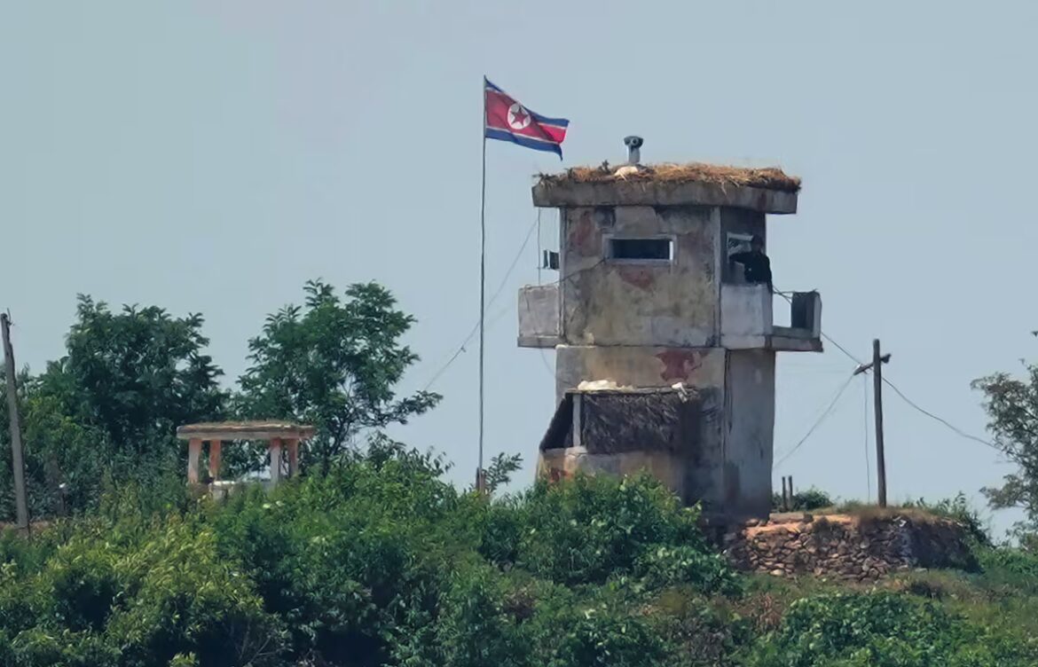 Un soldado de Corea del Norte huye al sur a través de la frontera fuertemente vigilada
