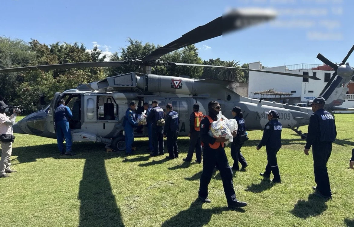 Defensa y Semar intensifican puentes aéreos para auxiliar comunidades aisladas por lluvias