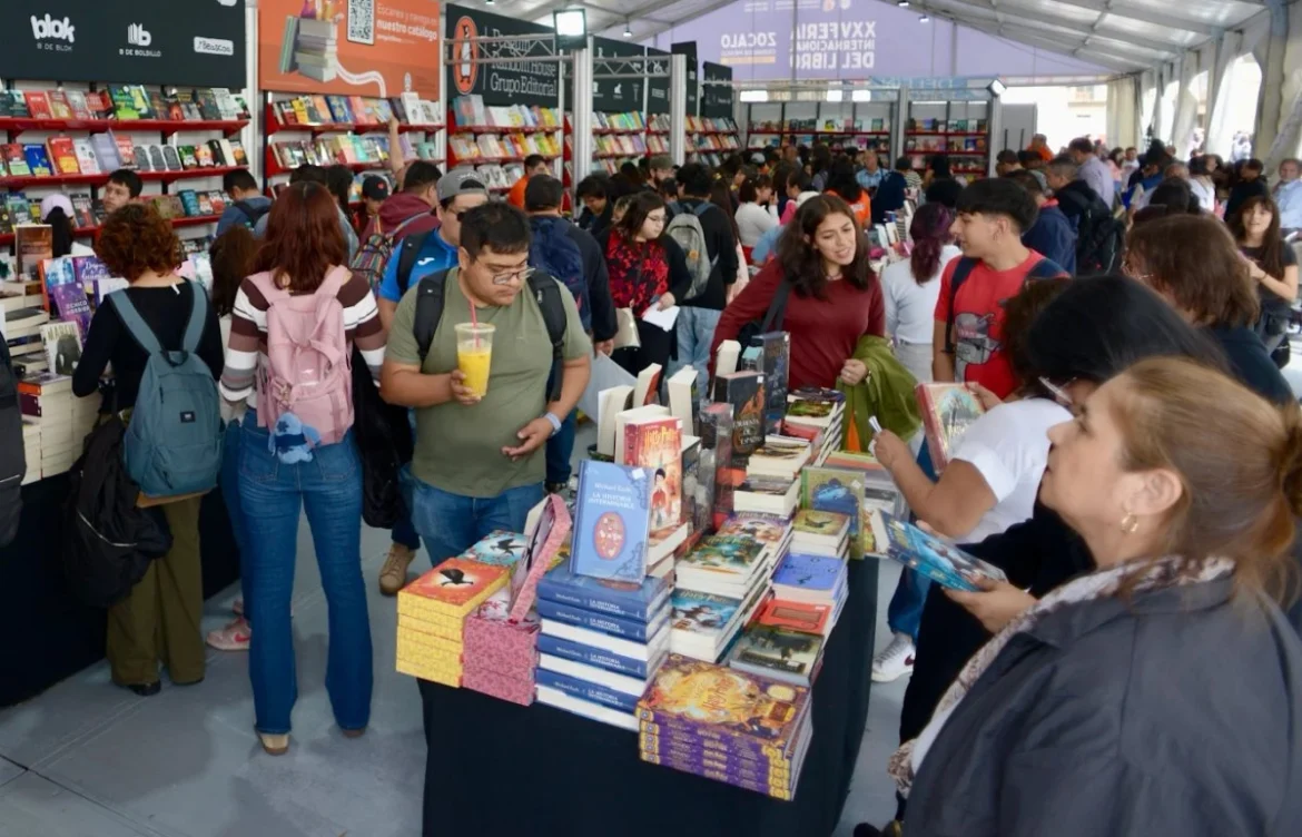 La FIL del Zócalo celebra 25 años de diálogo directo entre autores y lectores
