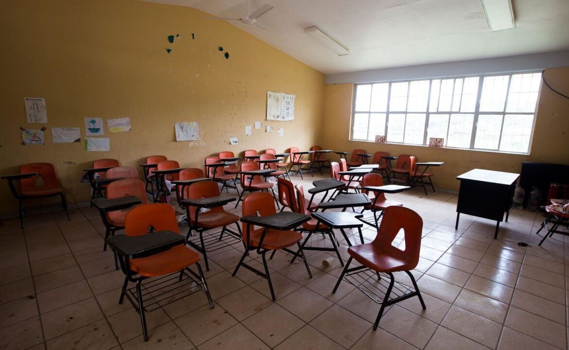 Regreso a clases presenciales en 2,442 escuelas afectadas por lluvias