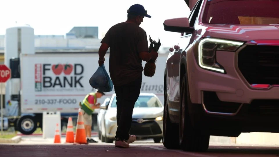 25 estados demandan a la administración de Trump para evitar suspensión de ayuda alimentaria