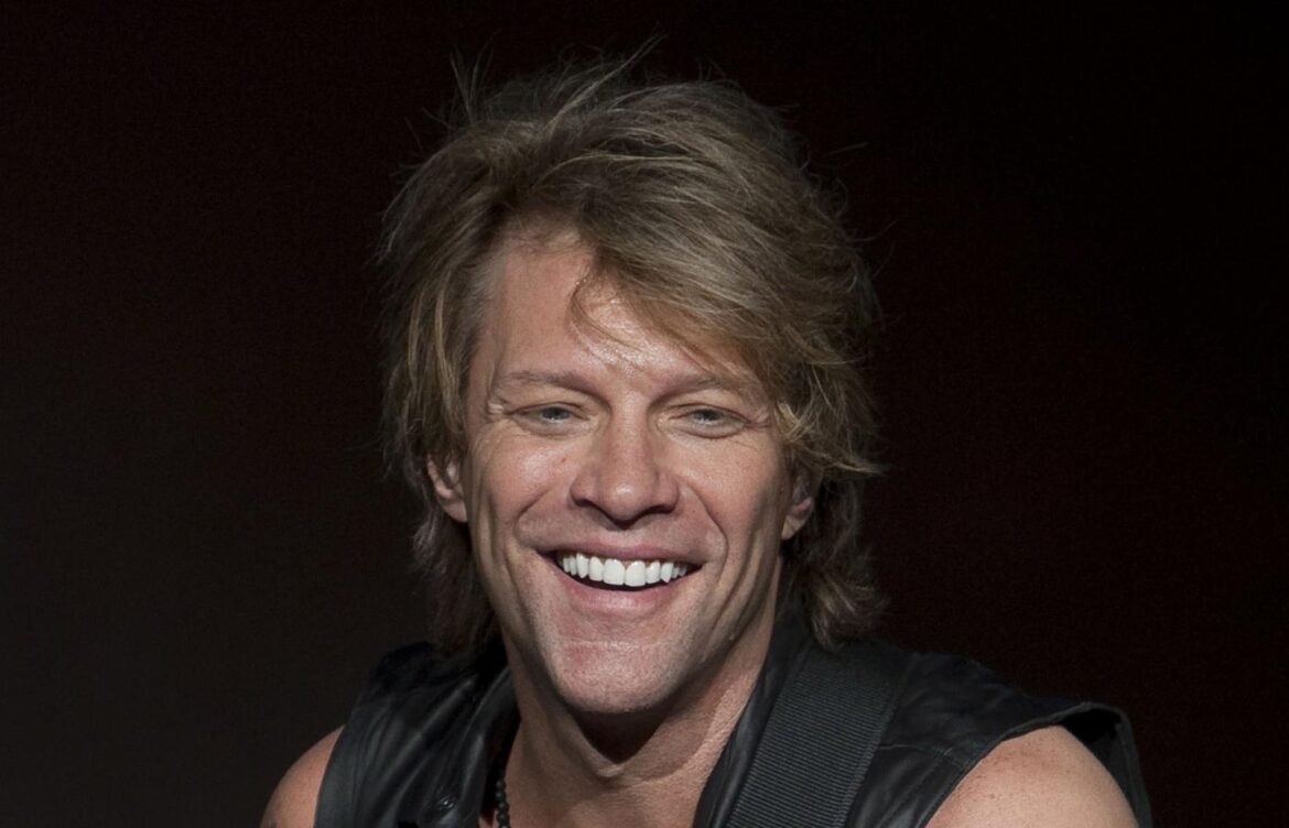 Jon Bon Jovi agradece volver a los escenarios tras cirugía en las cuerdas vocales