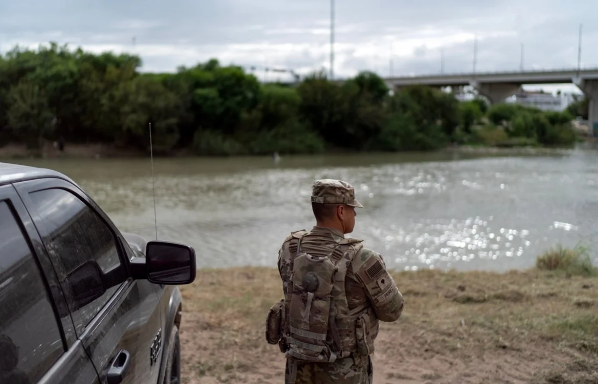 Trump intensifica campaña antimigratoria pese a caída histórica de cruces fronterizos