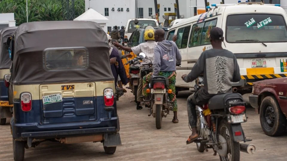 Explosión de camión cisterna deja al menos 31 muertos en Nigeria