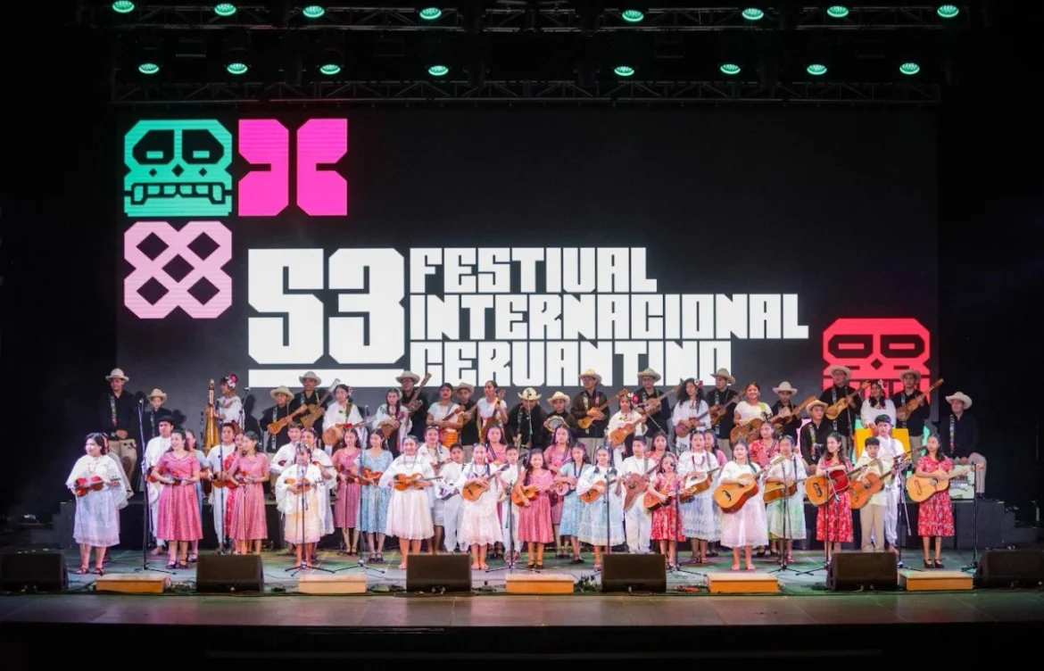 Noche de fandango prendió el inicio del Cervantino