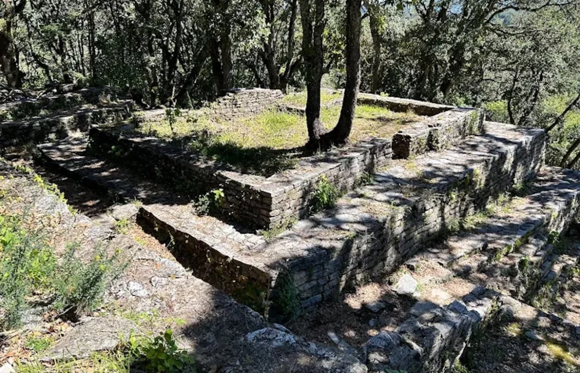 Cierran tres zonas arqueológicas en la Sierra Gorda por daños en caminos
