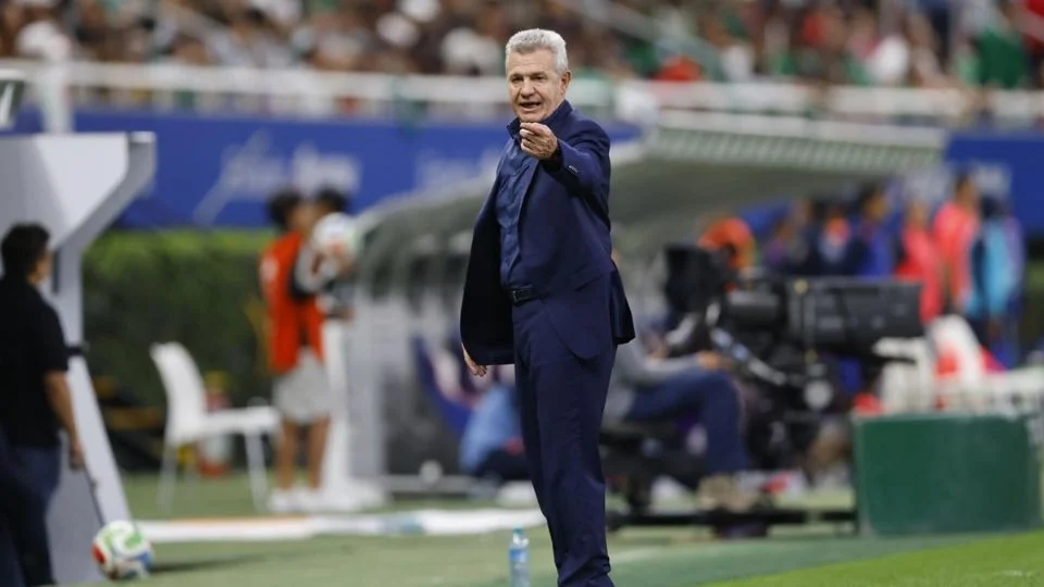 Afición exige la salida de Javier Aguirre tras empate con Ecuador