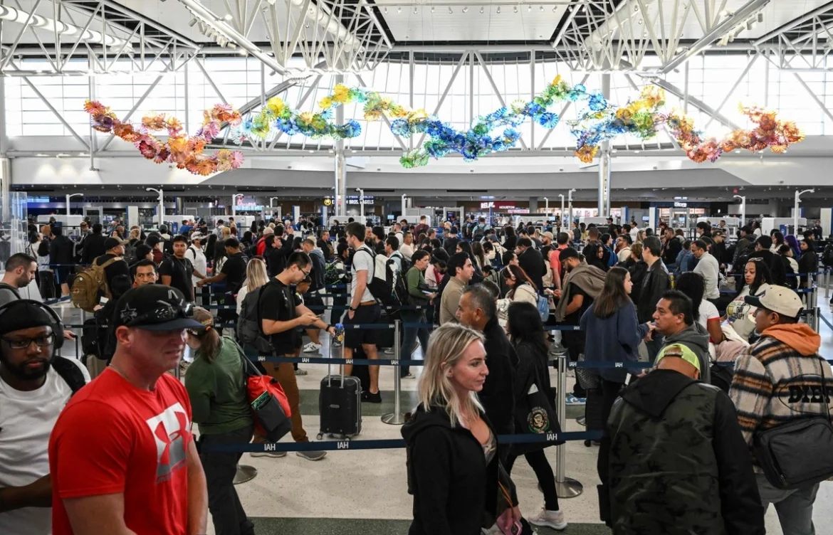 Al menos 817 vuelos cancelados en EE.UU. por cese de actividades en el gobierno