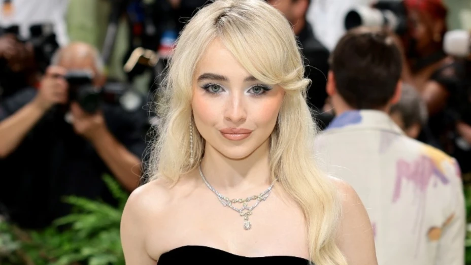 Sabrina Carpenter protagonizará y producirá un musical inspirado en Alicia en el país de las maravillas