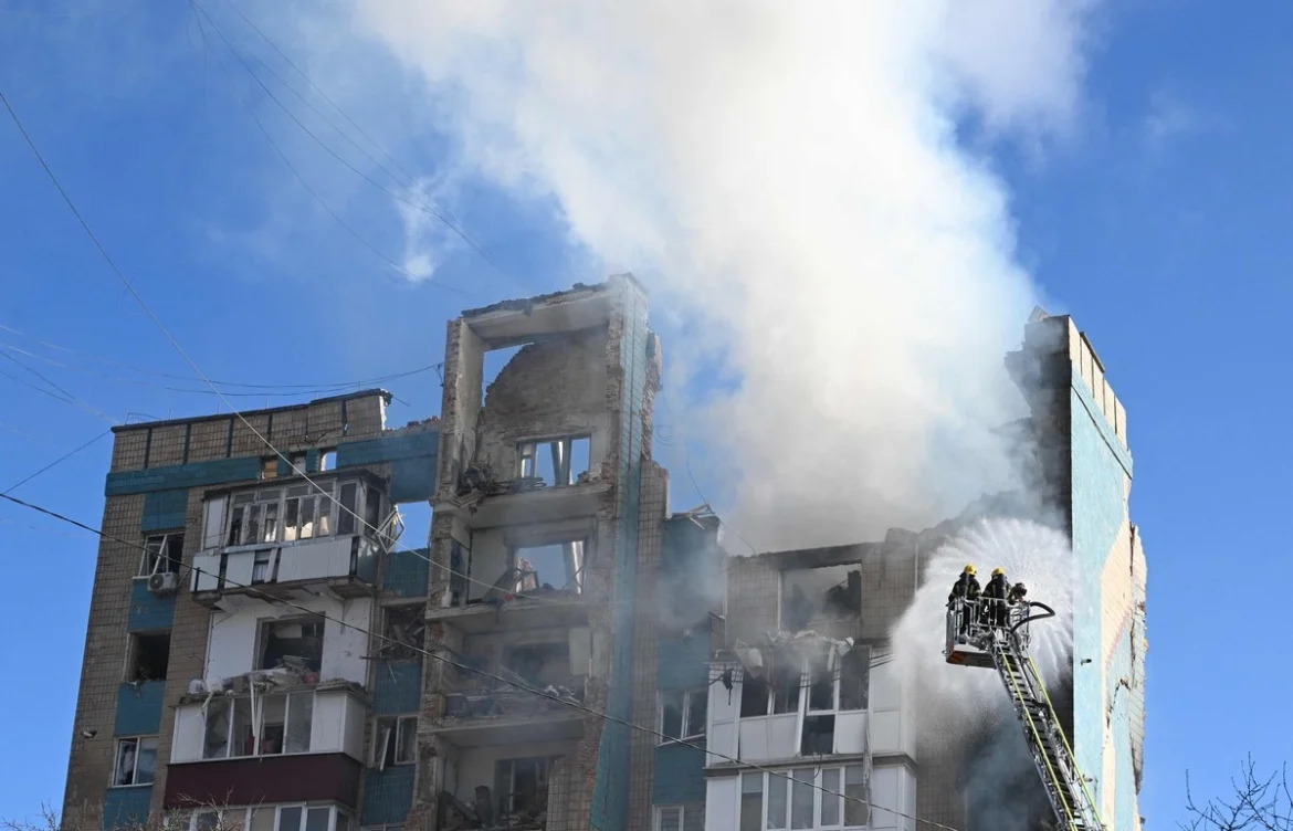 Ataque ruso con drones deja al menos 25 muertos en Ternópil