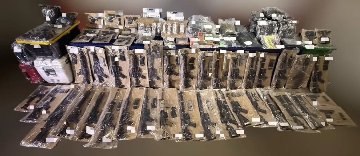 Golpe al CJNG: Detienen a dos operadores con un gran arsenal en Quintana Roo
