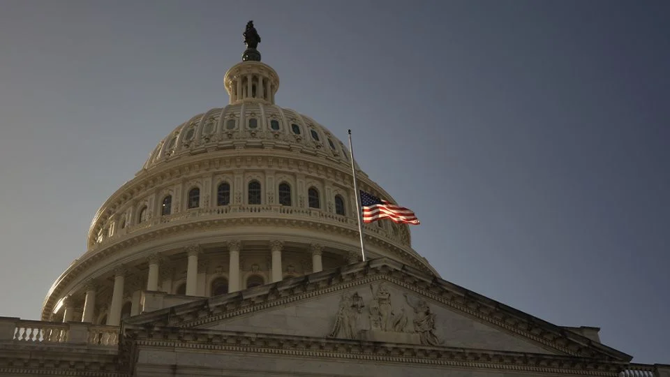 Cierre gubernamental en EE.UU. podría costar hasta 14 mil mdd