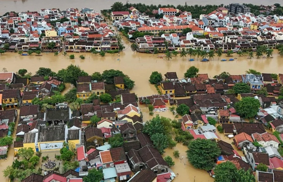 Inundaciones y deslaves dejan al menos 37 muertos en Vietnam