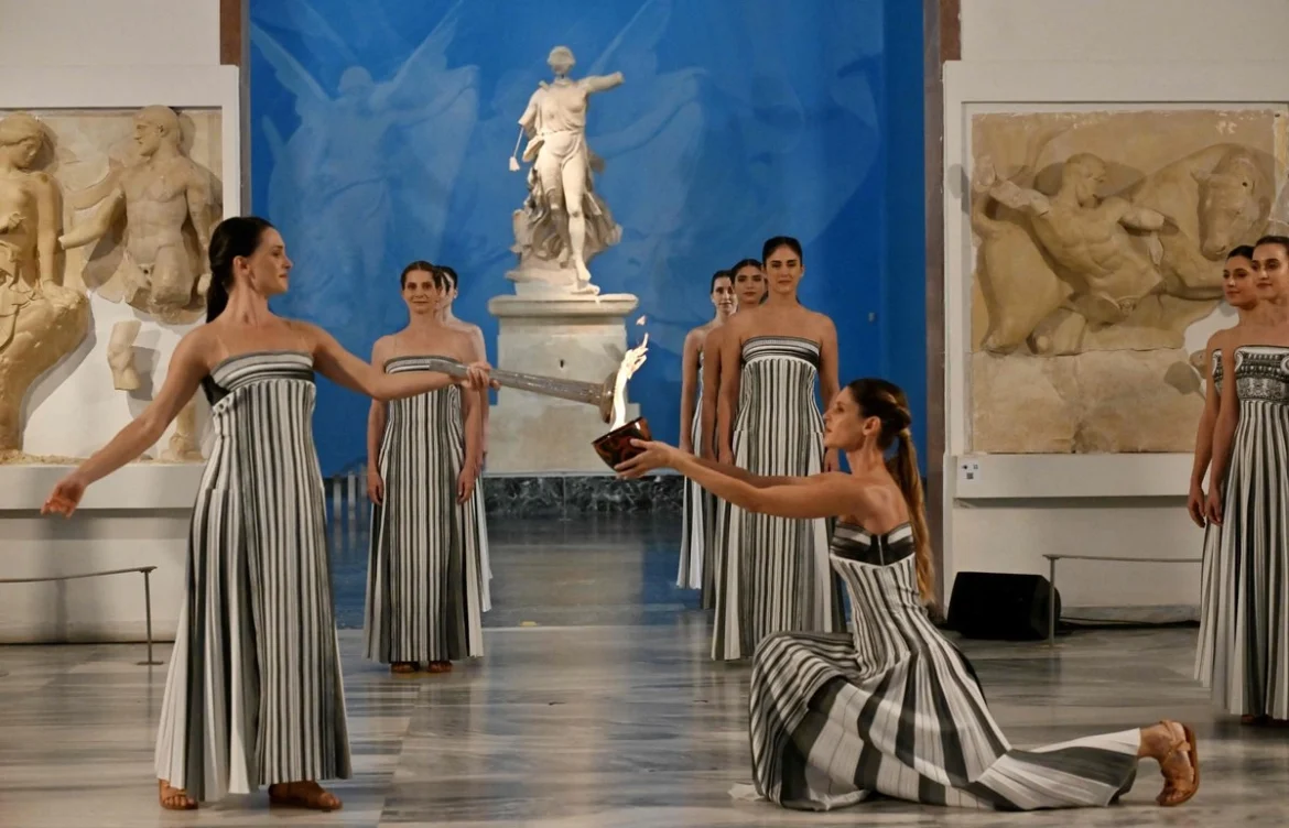 Antorcha de Milán-Cortina 2026 se enciende bajo techo ante riesgo de mal clima