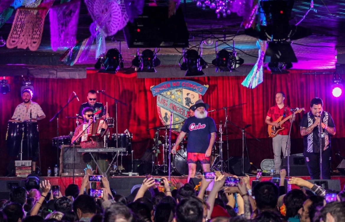 “Hay canciones que el público mexicano canta mejor”, expresa El Bloque Depresivo