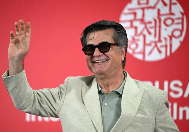 Jafar Panahi dice que regresará a Irán pese a sentencia de cárcel