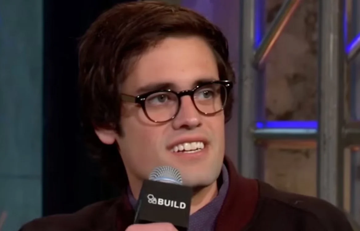 Nick Reiner, hijo de Rob Reiner, enfrenta dos cargos por el homicidio de sus padres