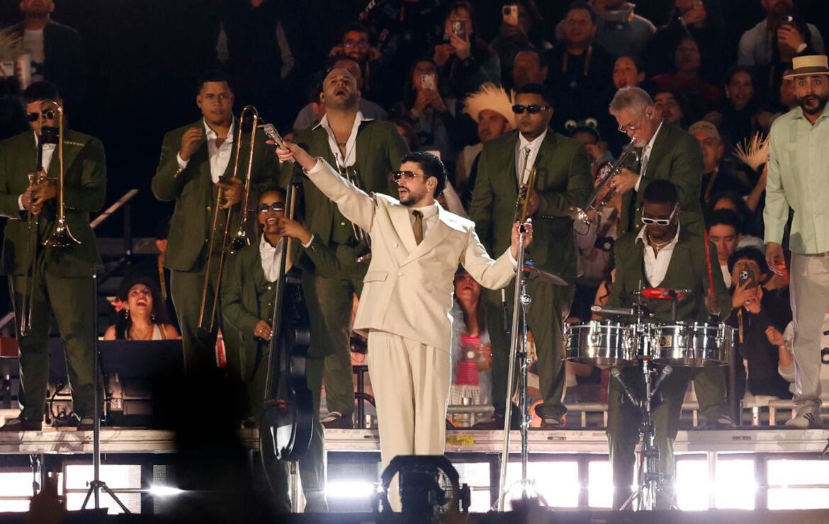 Bad Bunny pone a perrear a miles en su primer concierto en CDMX