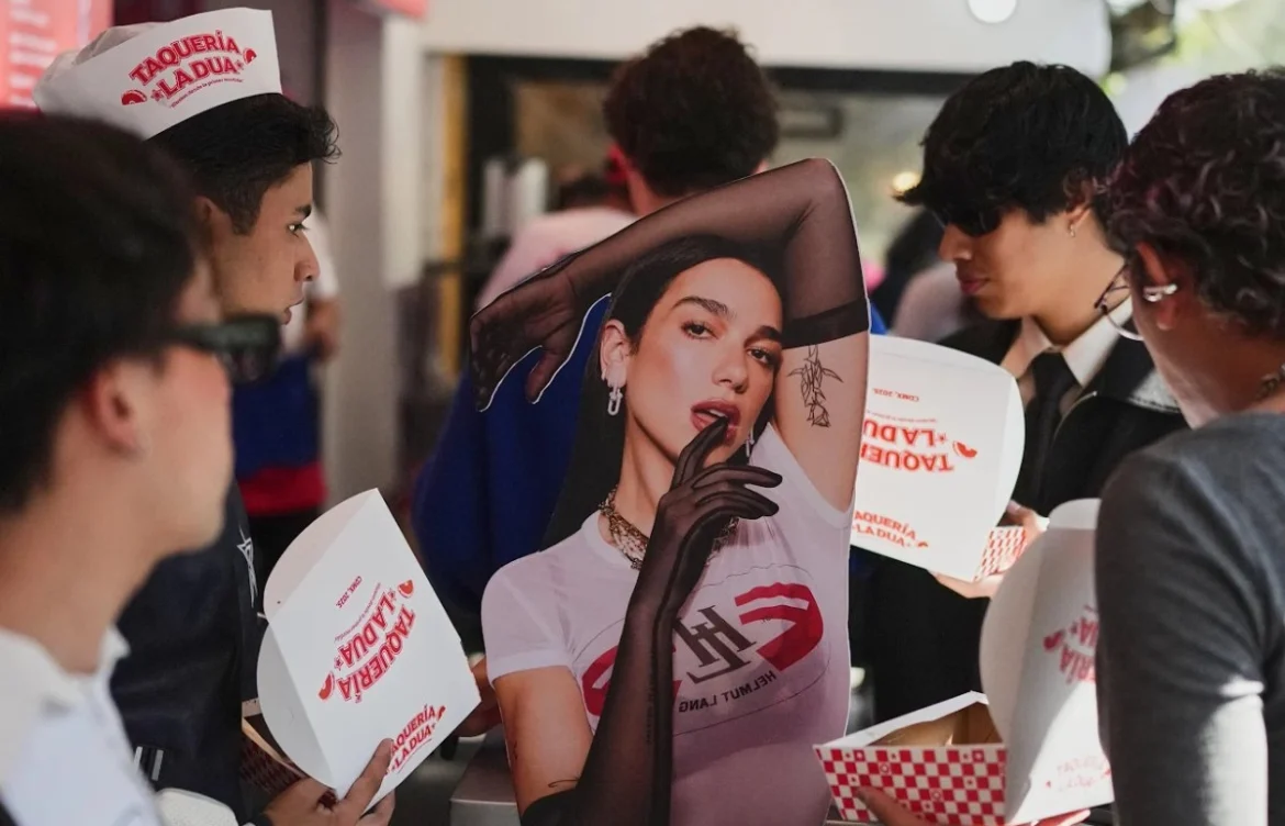 Dua Lipa desata euforia en CDMX con concierto lleno